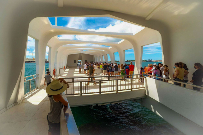 arizona memorial inside visitors and portal pearl harbor oahu banner