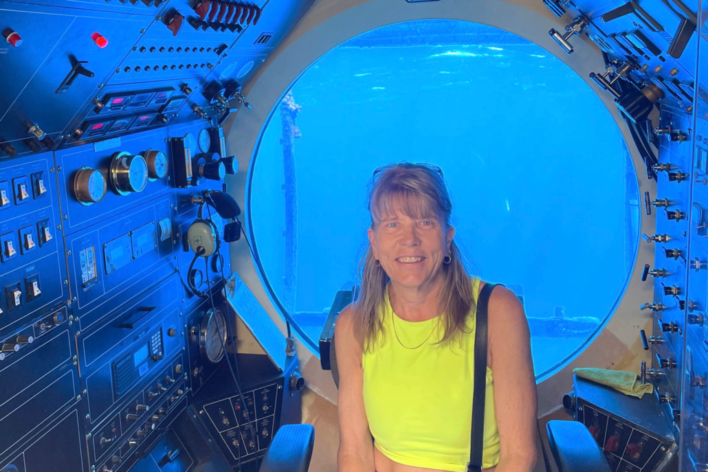 atlantisadventures waikiki submarine explorer tour comfort guest inside