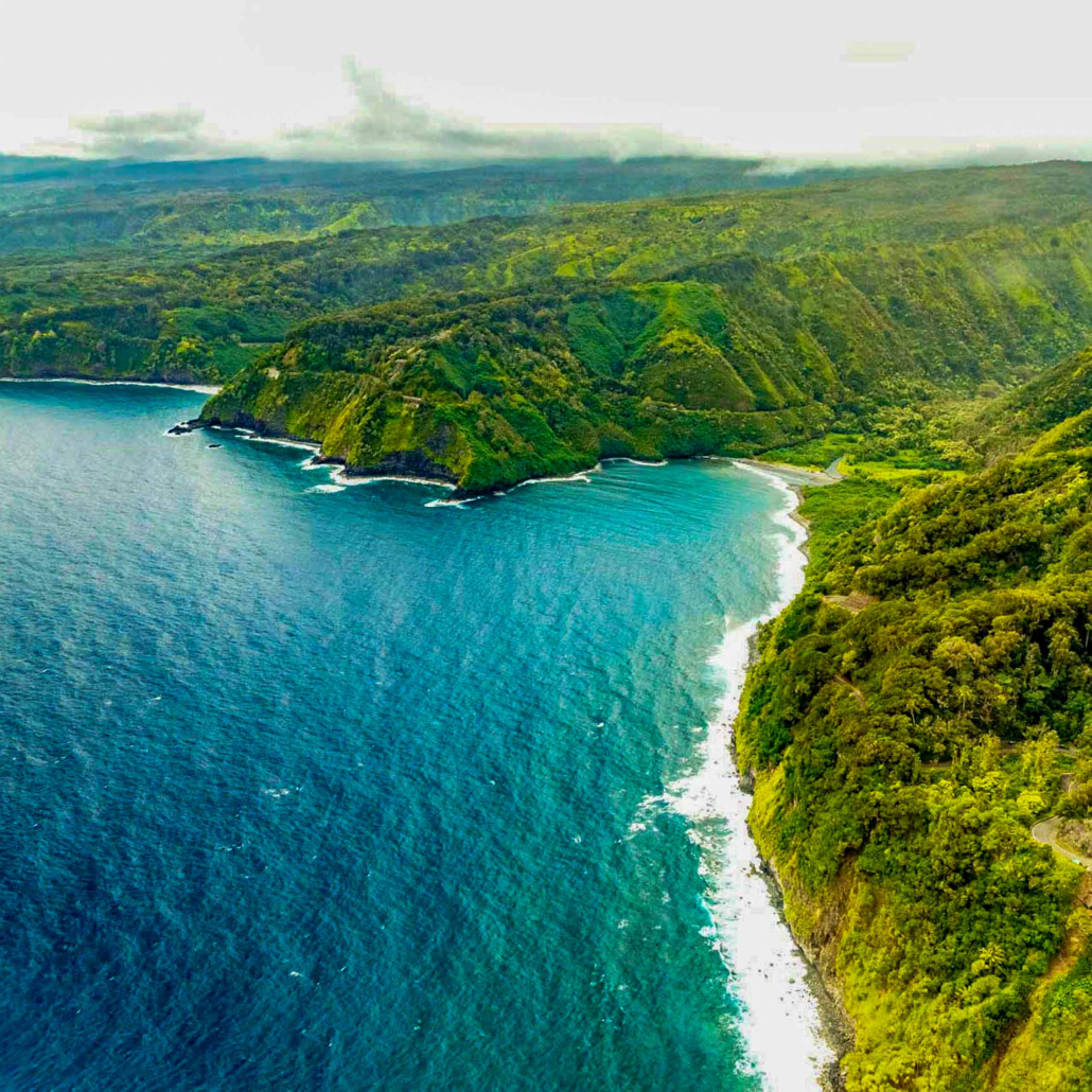 circle island maui helicopter tour the hana coastline seen from a helicopter