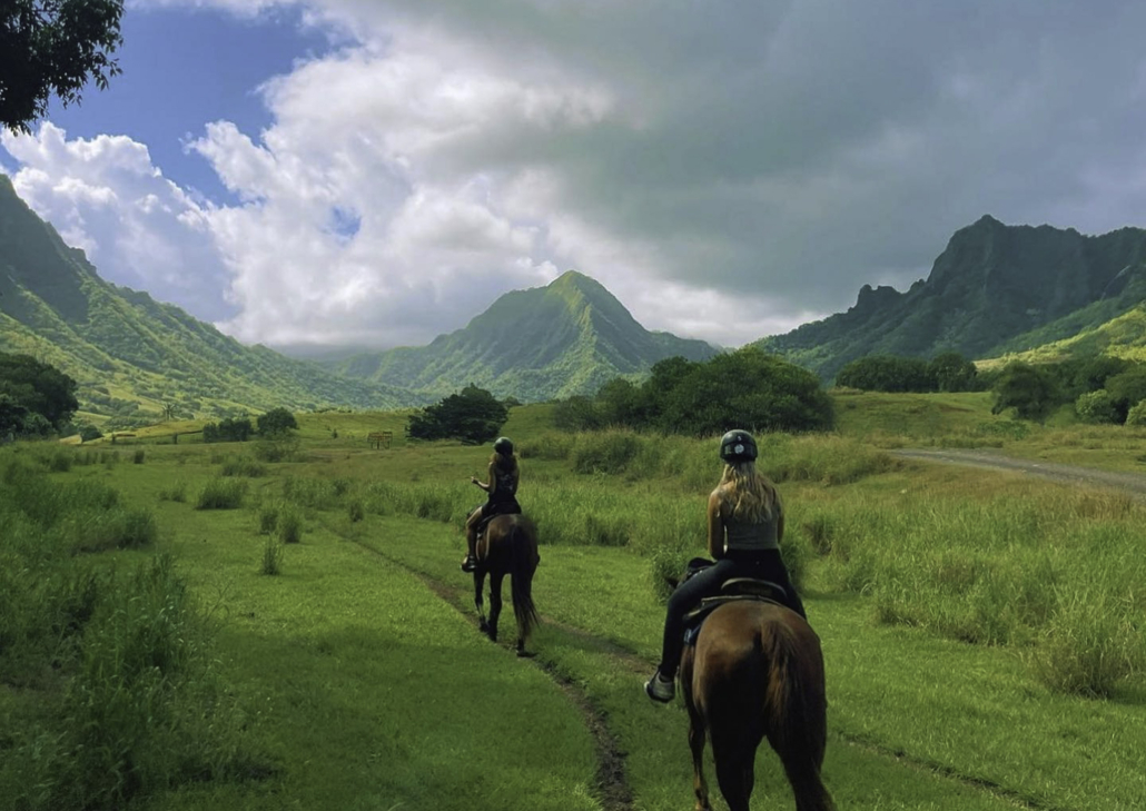 kualoa jurassic valley horseback ride beautiful sight