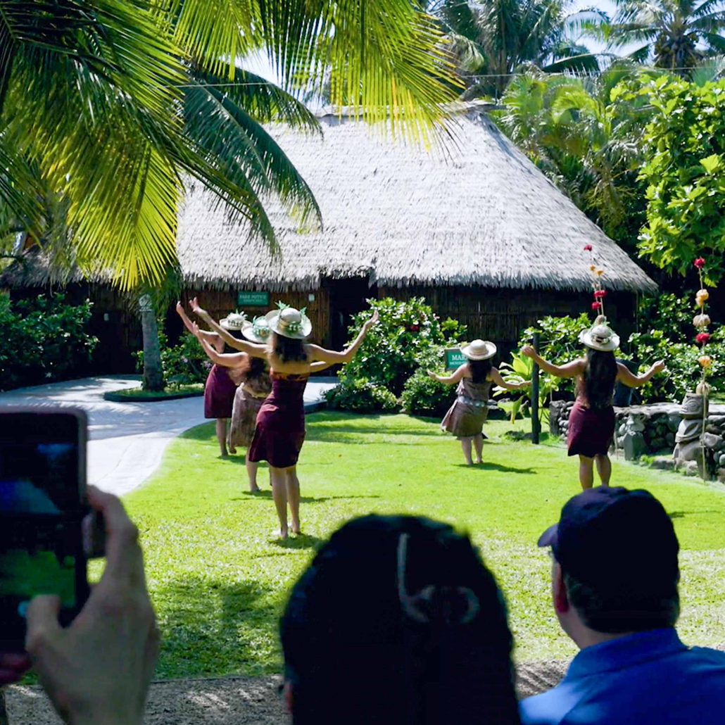 polynesian cultural center dancer
