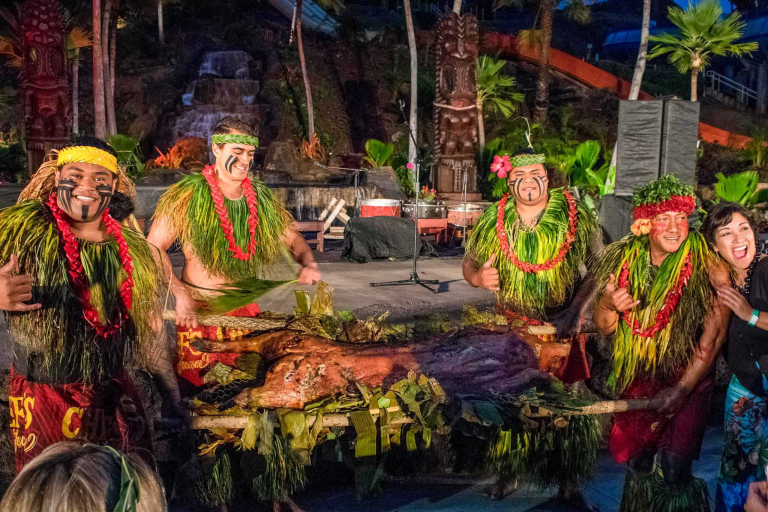 wetnwild vendor chief luau tourists experience food