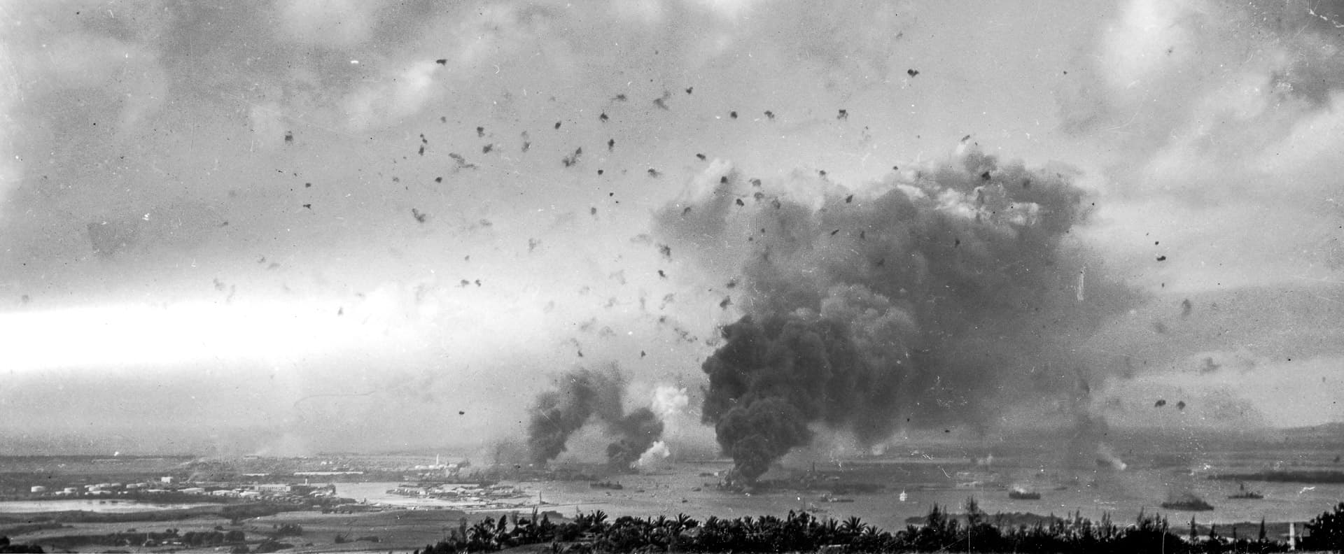 Pearl Harbor wide view attack  US Navy photo wikimedia