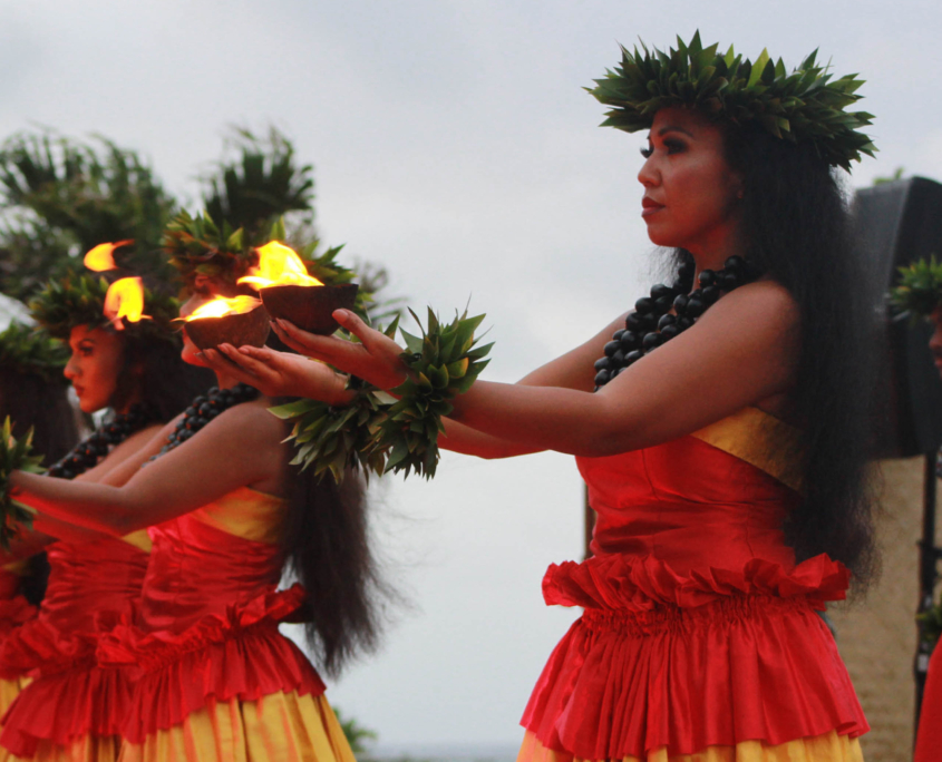 oahu activities aloha kai luau women dancers