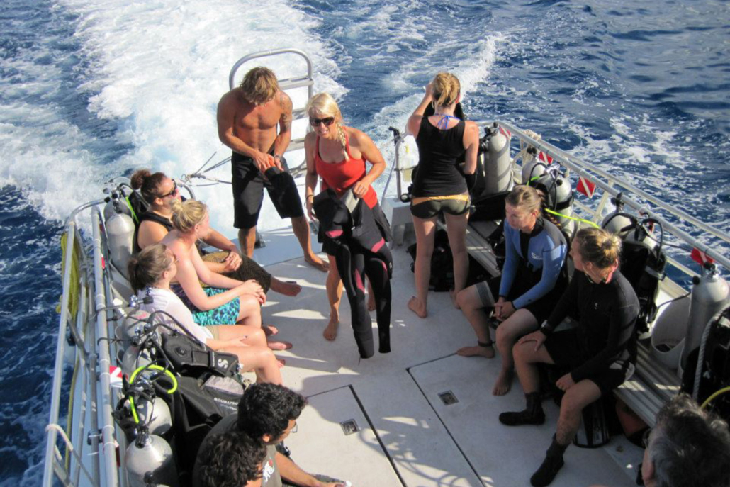 hawaiinautical west oahu dolphin snorkel sail group snorkel